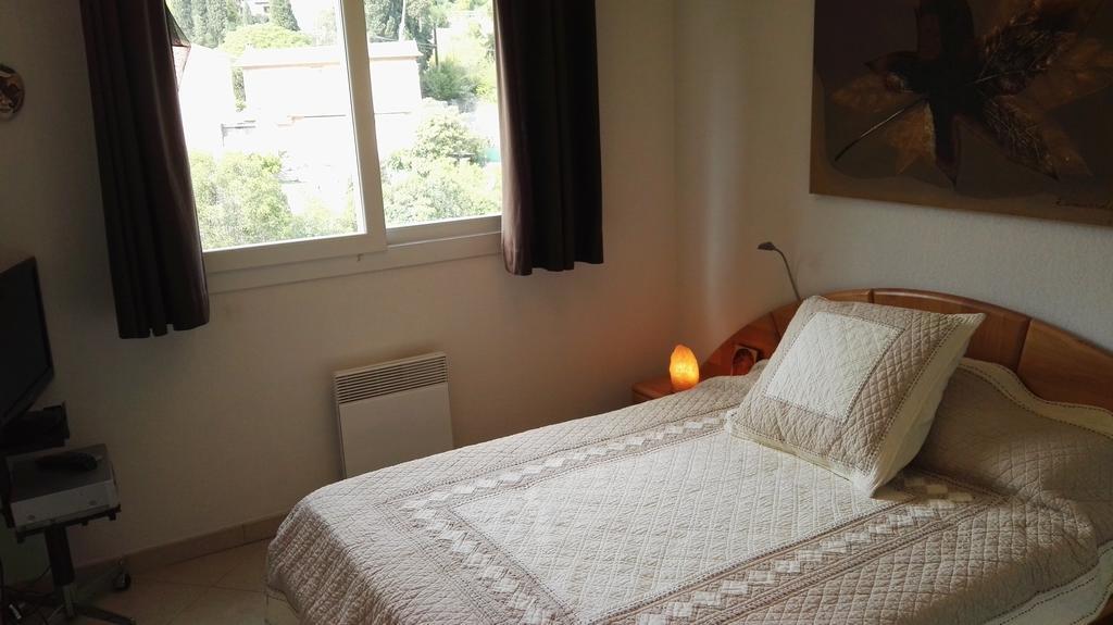 Fleur De Mai Apartment โรกบรูน-กัป-มาร์แต็ง ภายนอก รูปภาพ