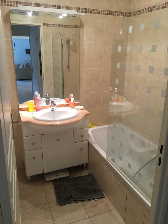 Fleur De Mai Apartment โรกบรูน-กัป-มาร์แต็ง ภายนอก รูปภาพ